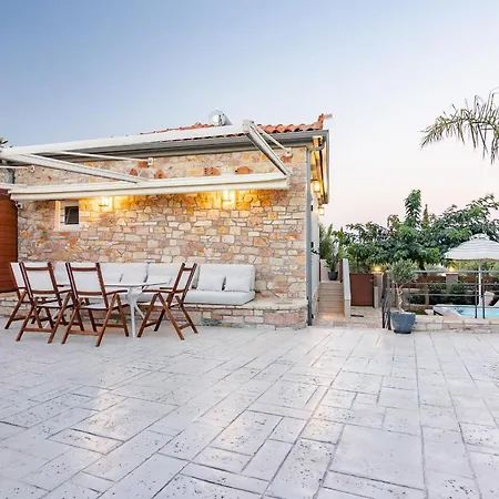 Pithea Luxury Living Tatil Evi Koróni